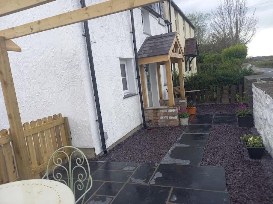 Cosy 2 Bed Cottage Between Snowdonia And The Sea Llandegai Экстерьер фото